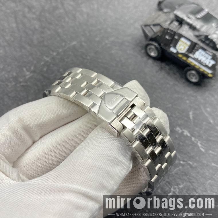 Replica Tudor men 40mm M08