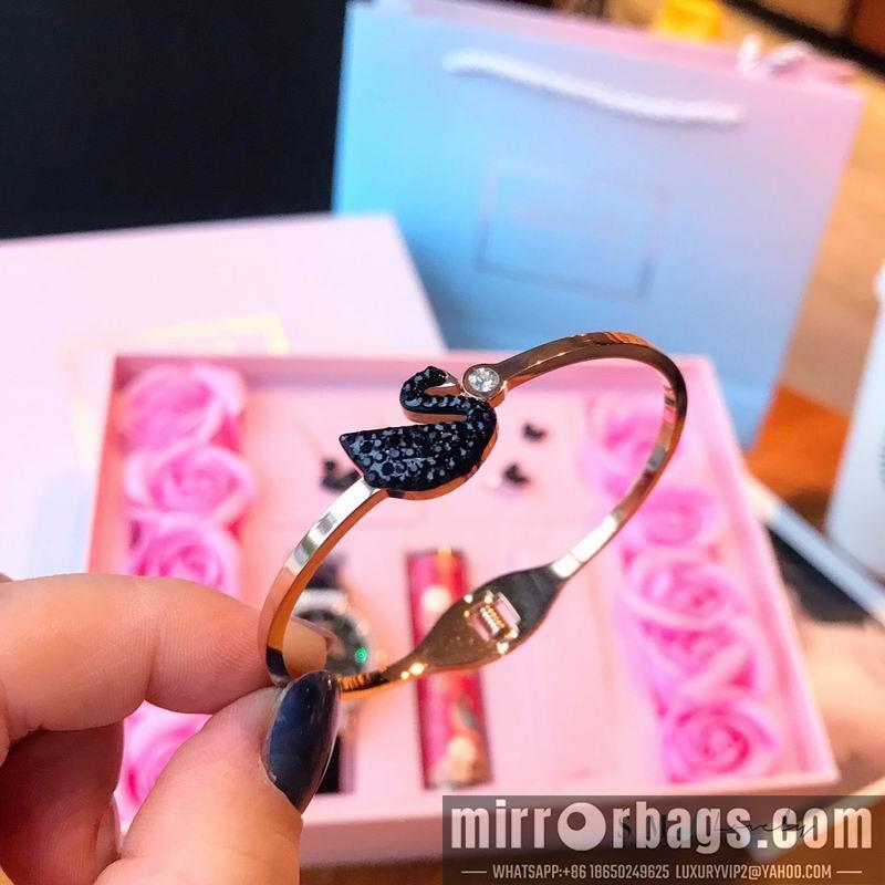 Replica Swarovski 5pcs 041422