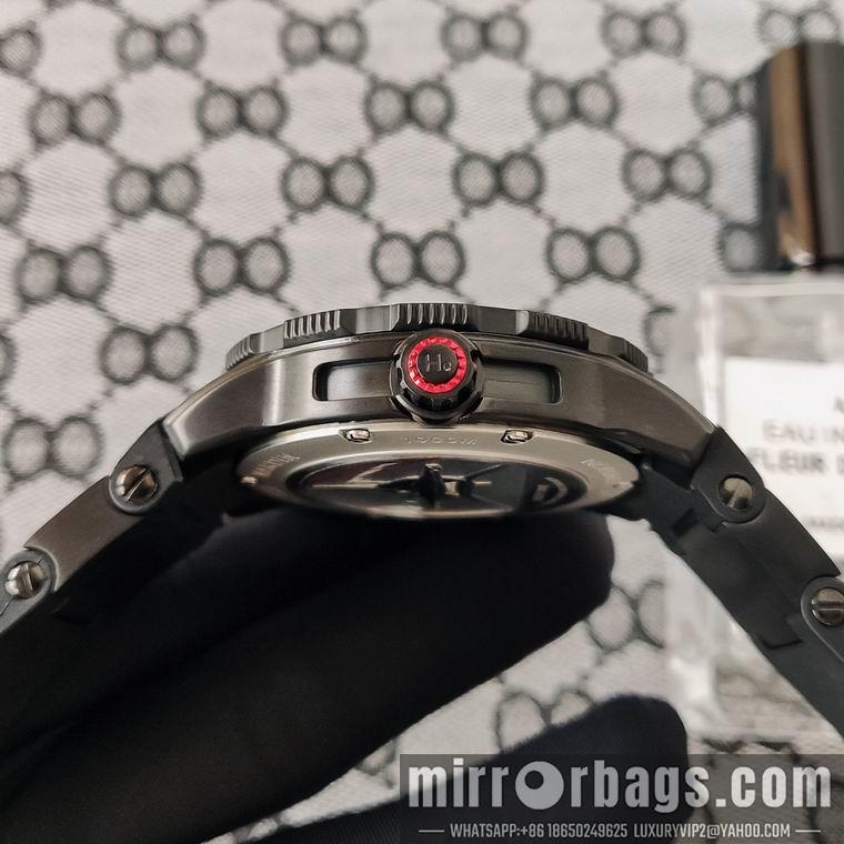 Replica Ulysse Nardin men 45mm M04