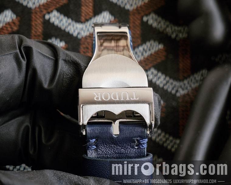 Replica Tudor men 42mm M10