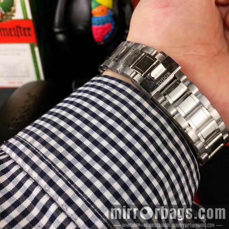 Replica Tudor men 40mm M03