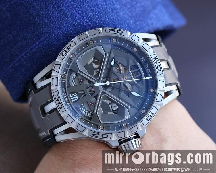 Replica Roger Dubuis men 45mm M01