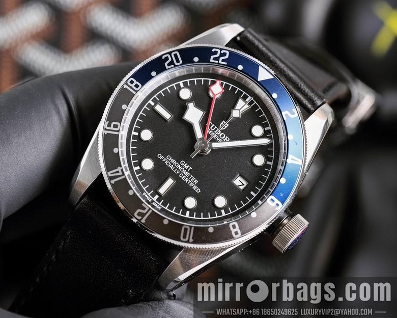 Replica Tudor men 42mm M12