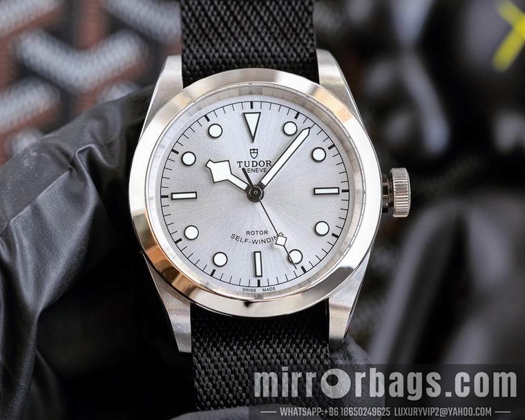 Replica Tudor men 41mm M04