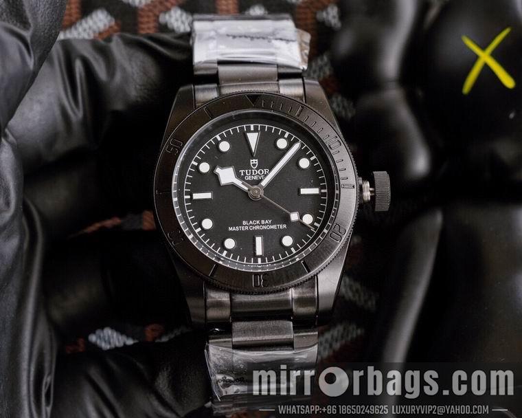Replica Tudor men 42mm M05