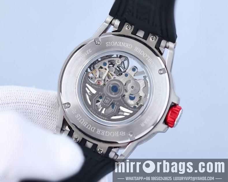 Replica Roger Dubuis watch M18