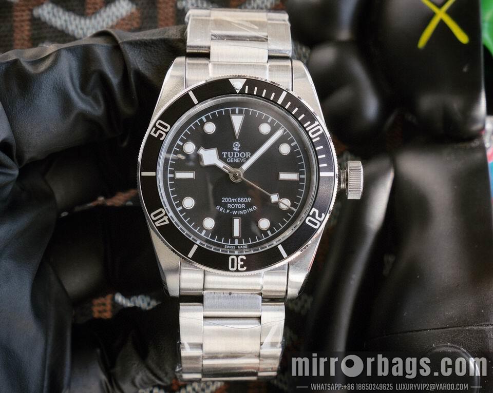 Replica Tudor watch 111003