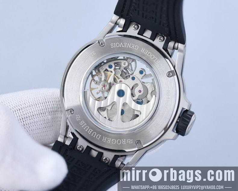 Replica Roger Dubuis watch M18