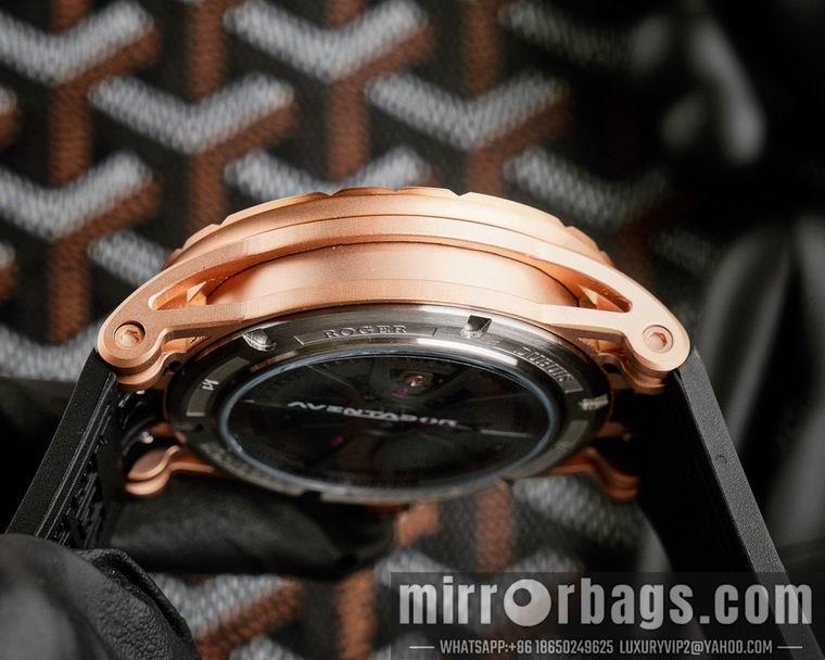 Replica Roger Dubuis 46mm M05