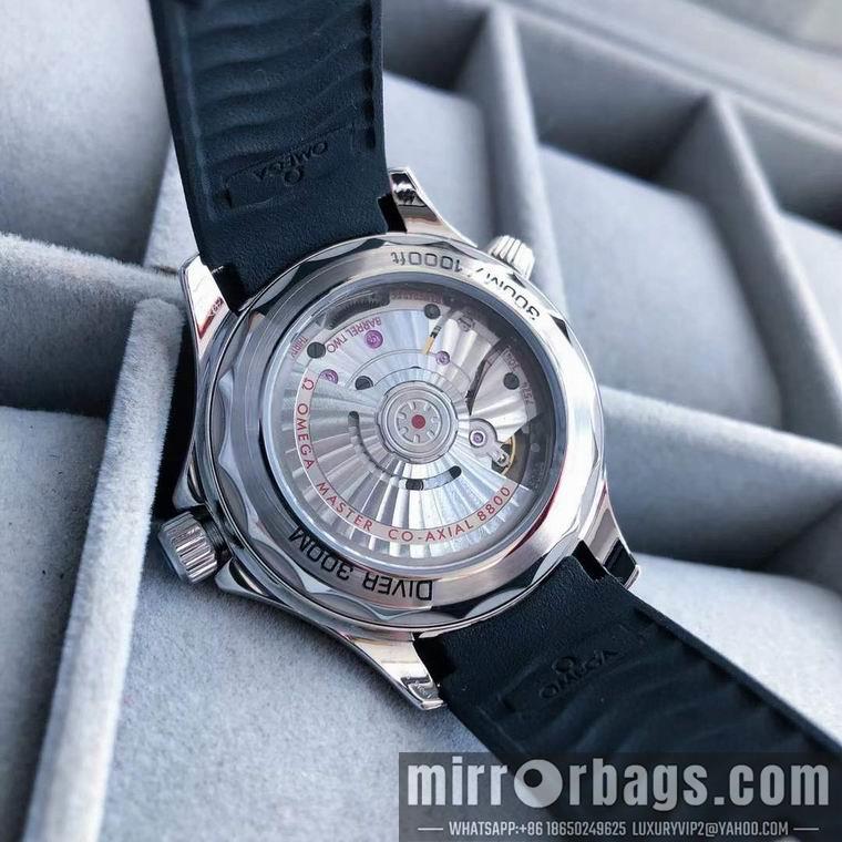 Replica Omega men 45mm M14