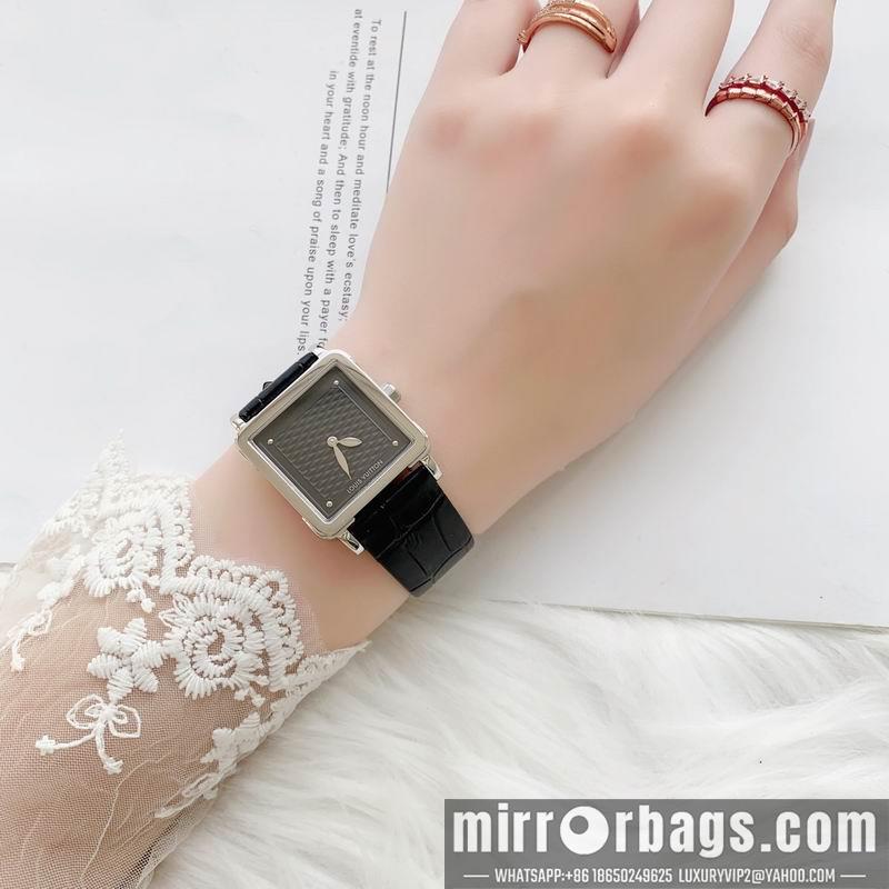 Replica LV 30X30X7mm 032585
