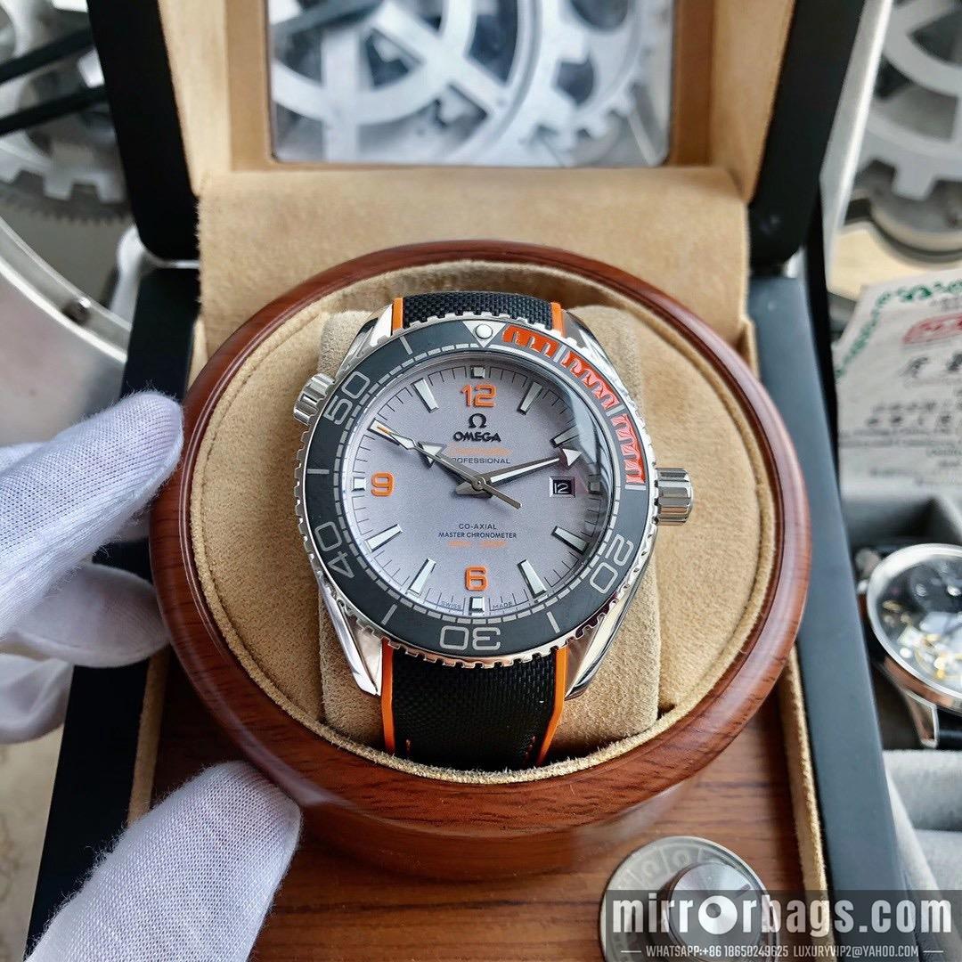 Replica Omega men 45mm M12