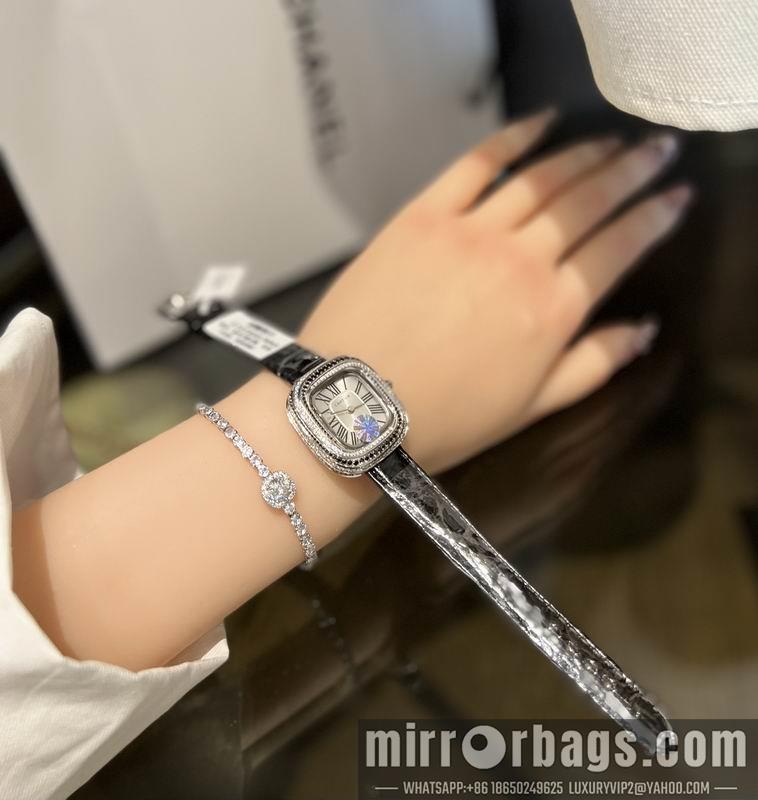 Replica Cartier 30.44X33.78X7.08mm 060308