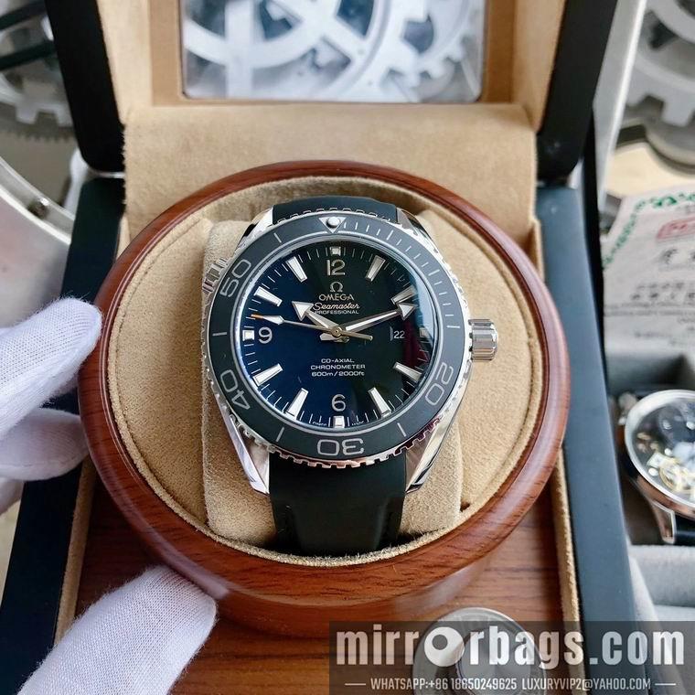 Replica Omega men 45mm M10