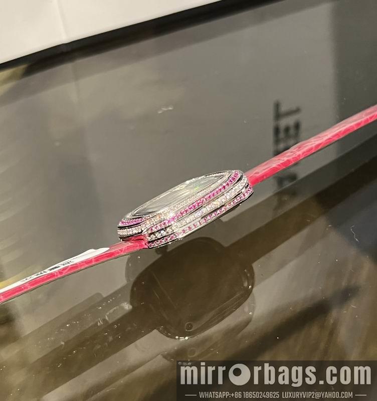 Replica Cartier 30.44X33.78X7.08mm 060308