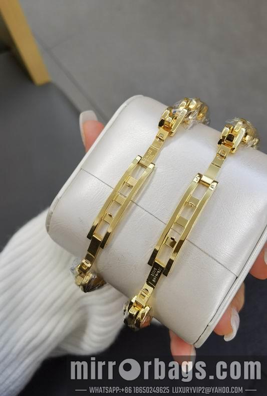 Replica Cartier women 17.5X20.5mm M74