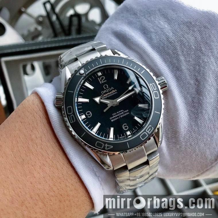 Replica Omega men 45mm M10