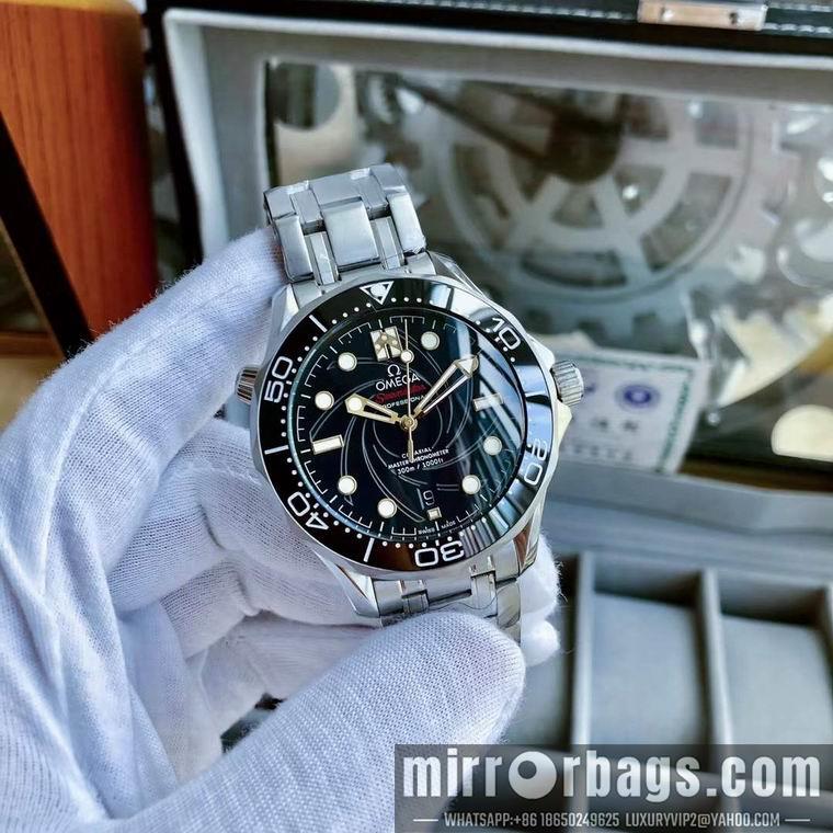 Replica Omega men 45mm M17