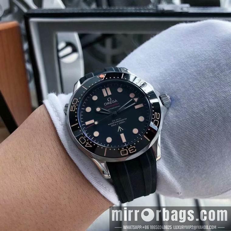 Replica Omega men 45mm M14