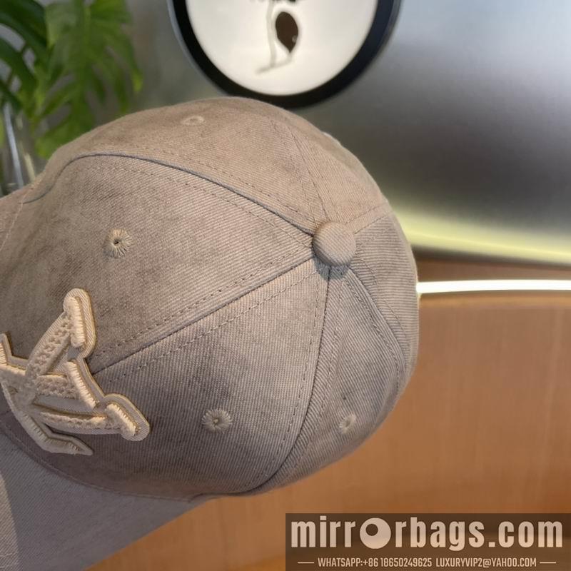 Replica LV cap 121405
