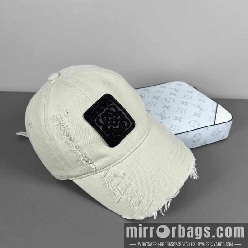 Replica Loewe cap dx42