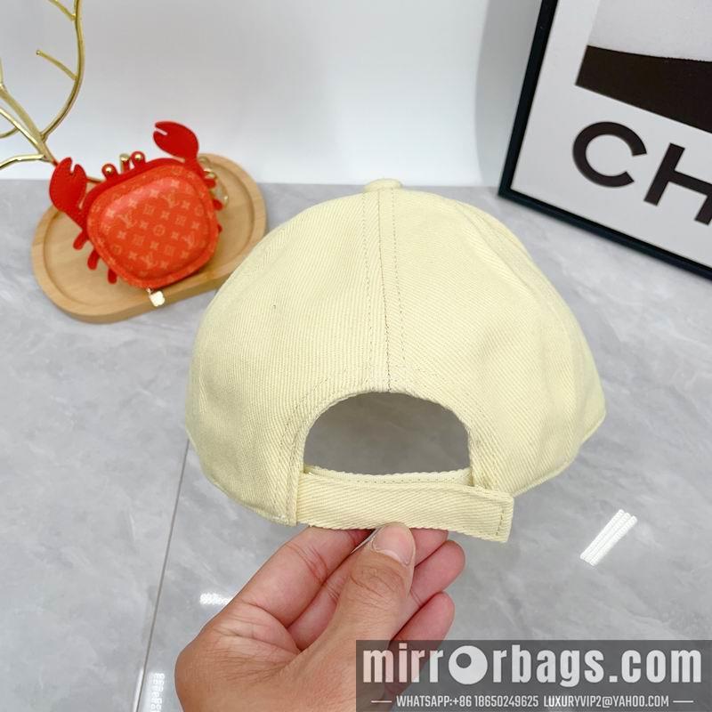 Replica Miumiu cap dx03