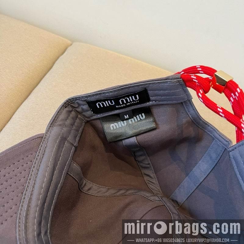 Replica Miumiu Cap dx32