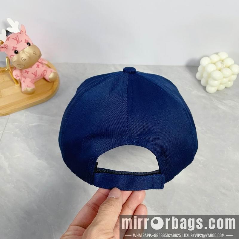 Replica Miumiu cap dx45