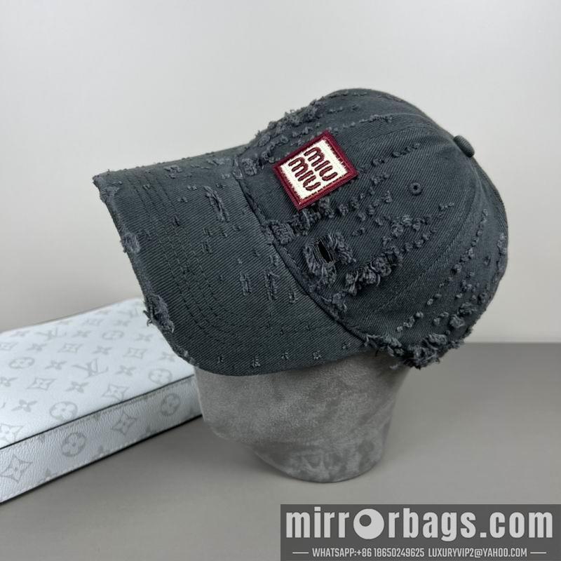 Replica Miumiu cap dx17
