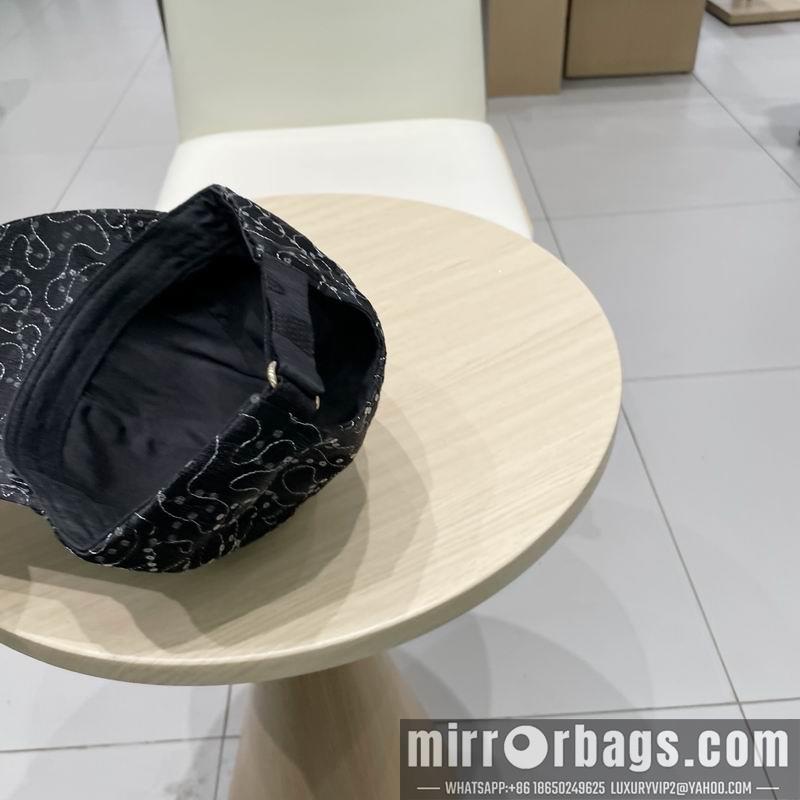 Replica LV cap 041402