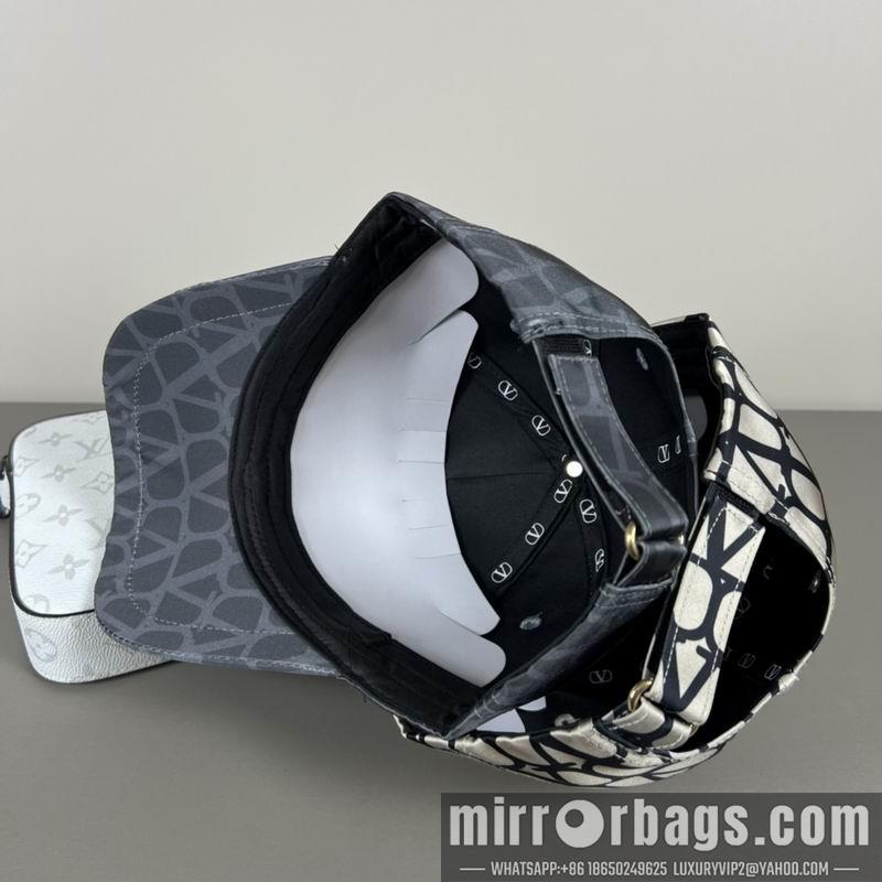Replica Valentino Hat dx03