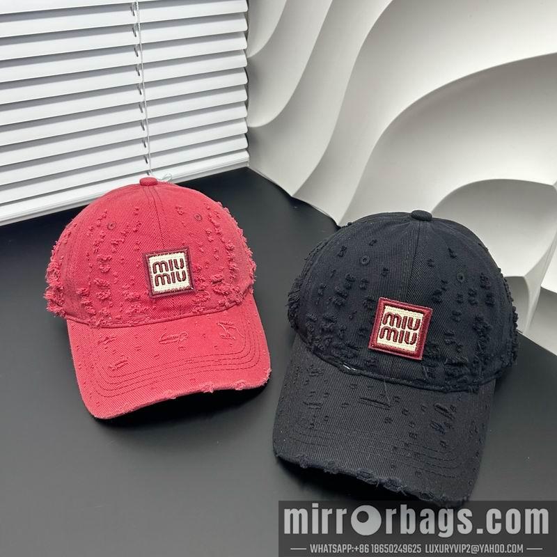 Replica Miumiu cap dx05