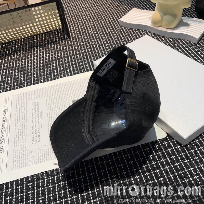 Replica Miumiu cap dx16
