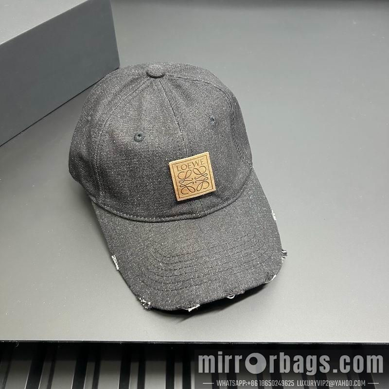 Replica Loewe cap dx38