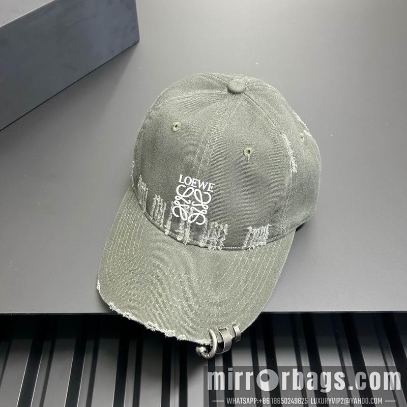 Replica Loewe cap dx41