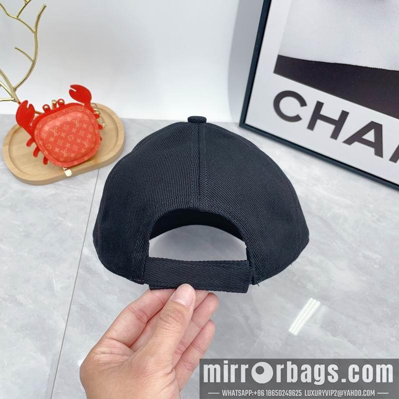 Replica Miumiu cap dx03