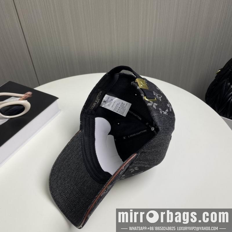 Replica LV cap dx95