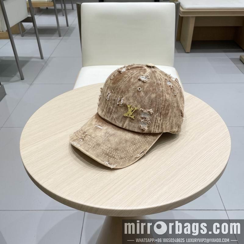 Replica LV Cap 032001