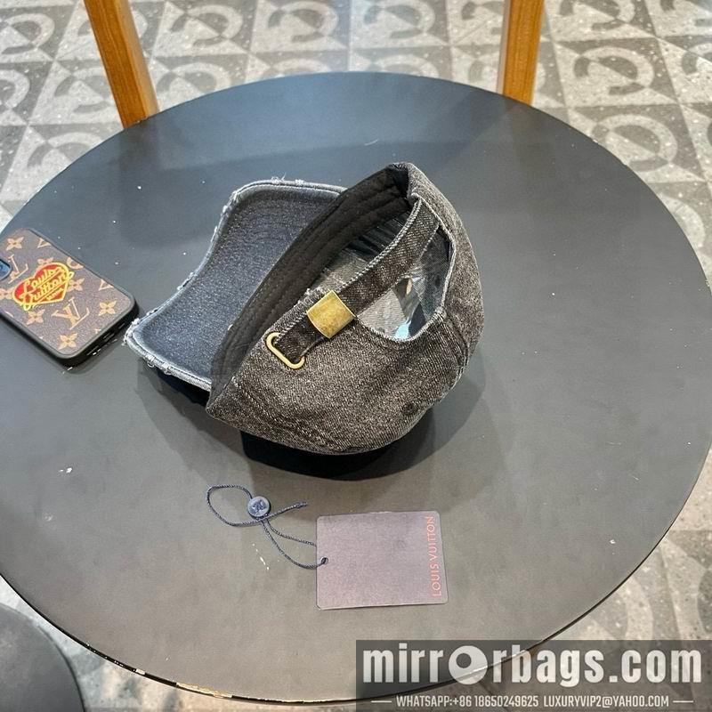 Replica LV  cap 072302