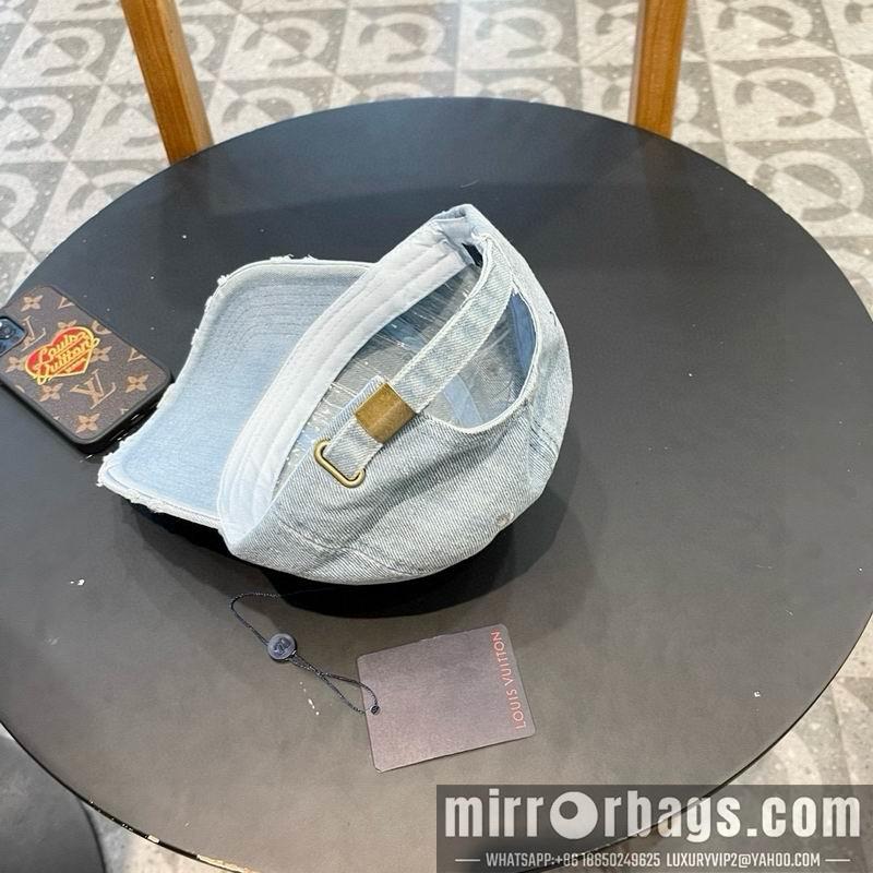 Replica LV  cap 072302