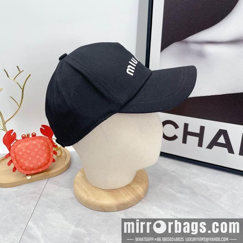 Replica Miumiu cap dx03