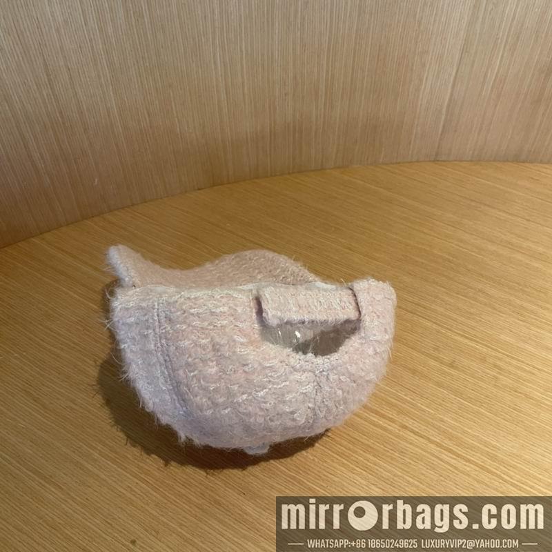 Replica LV cap 121406