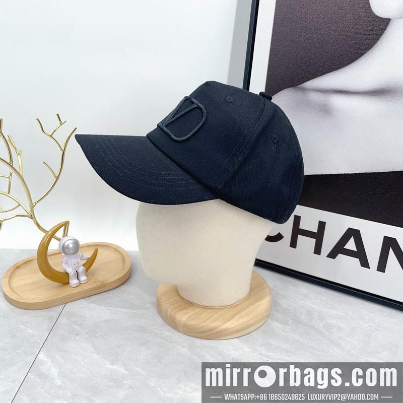 Replica Valentino Hat dx04