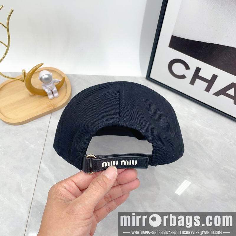 Replica Miumiu cap dx07