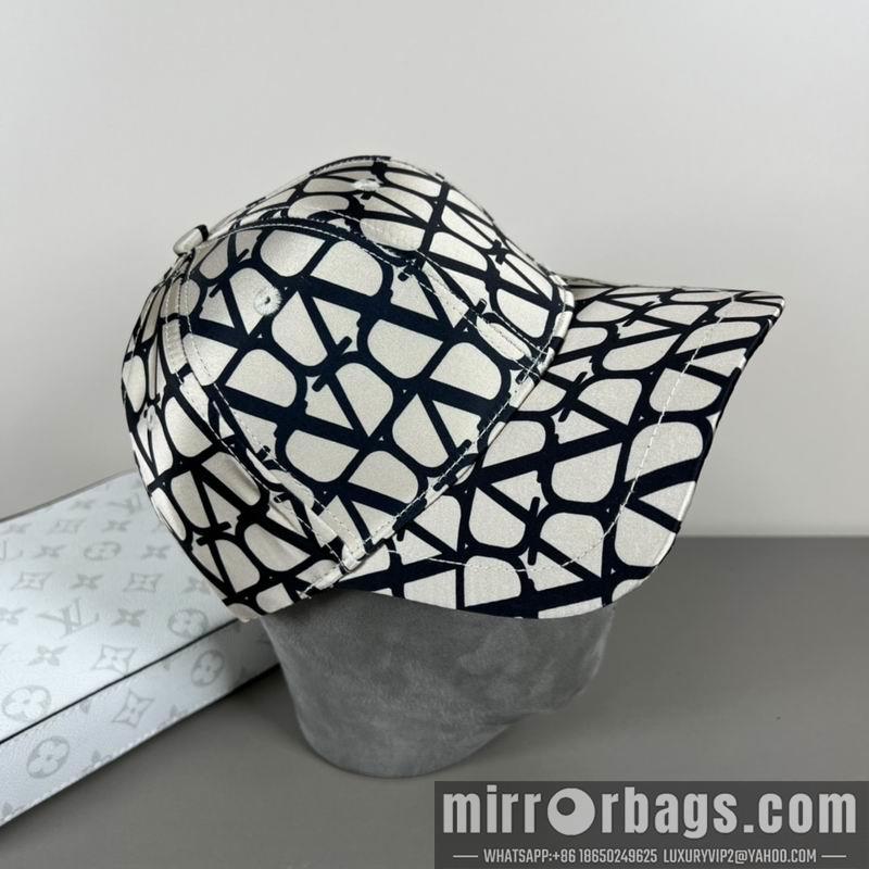 Replica Valentino Hat dx03