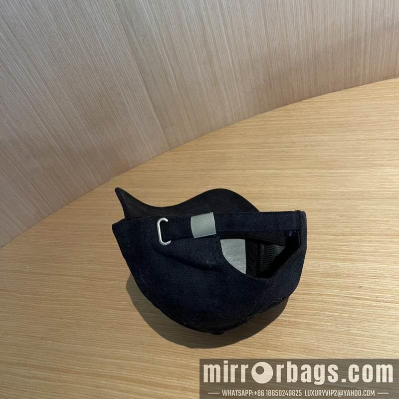 Replica LV cap 121405