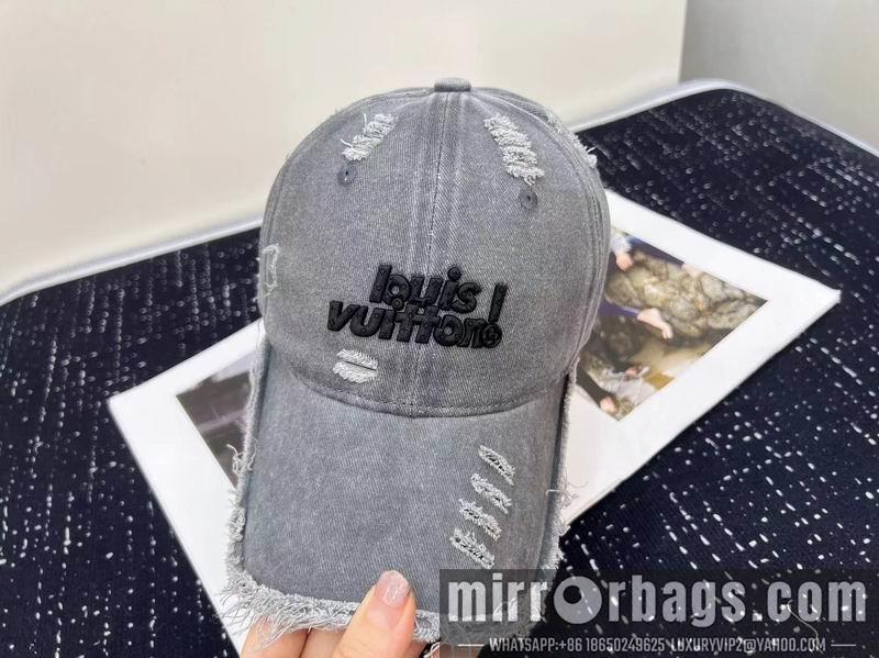 Replica LV cap dx109