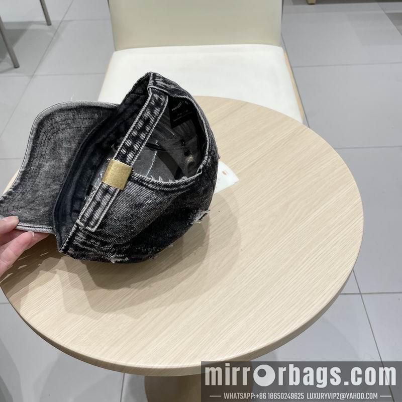 Replica LV Cap 032001