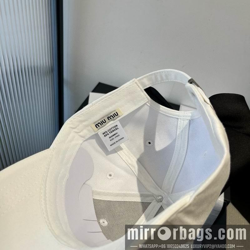 Replica Miumiu cap dx06