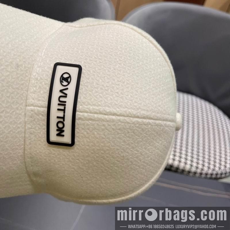 Replica LV cap 010701